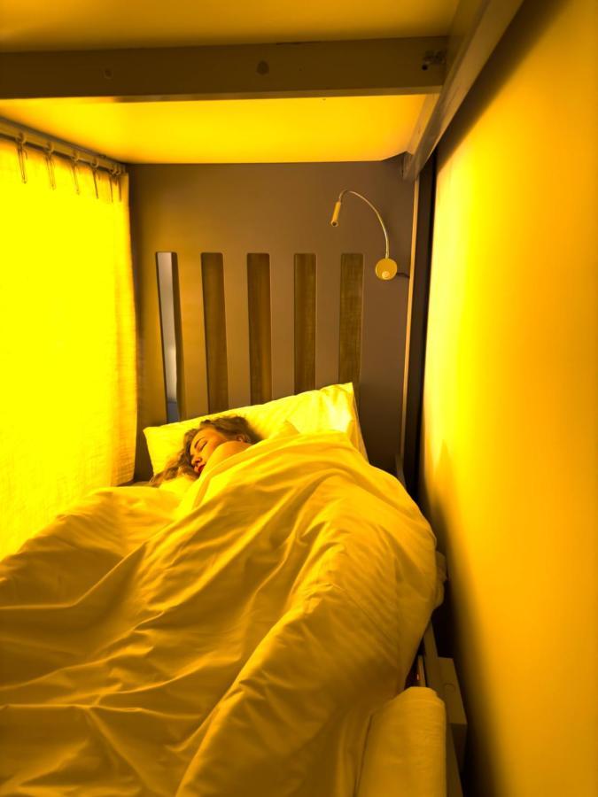 Business Backpackers Jbr Hostel Дубай Екстериор снимка