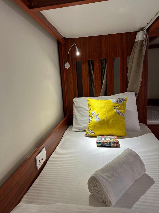 Business Backpackers Jbr Hostel Дубай Екстериор снимка