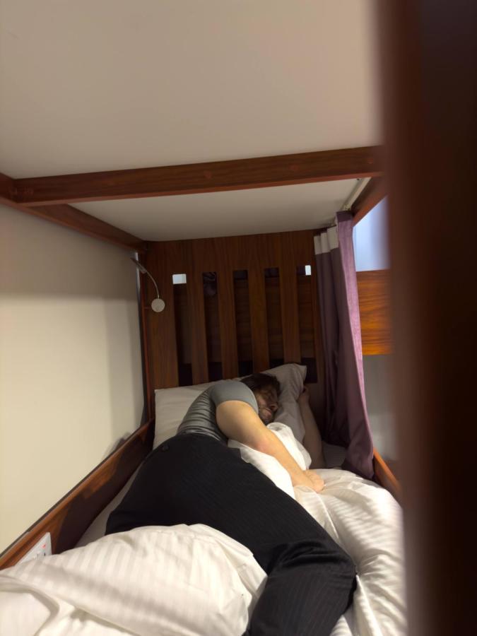 Business Backpackers Jbr Hostel Дубай Екстериор снимка
