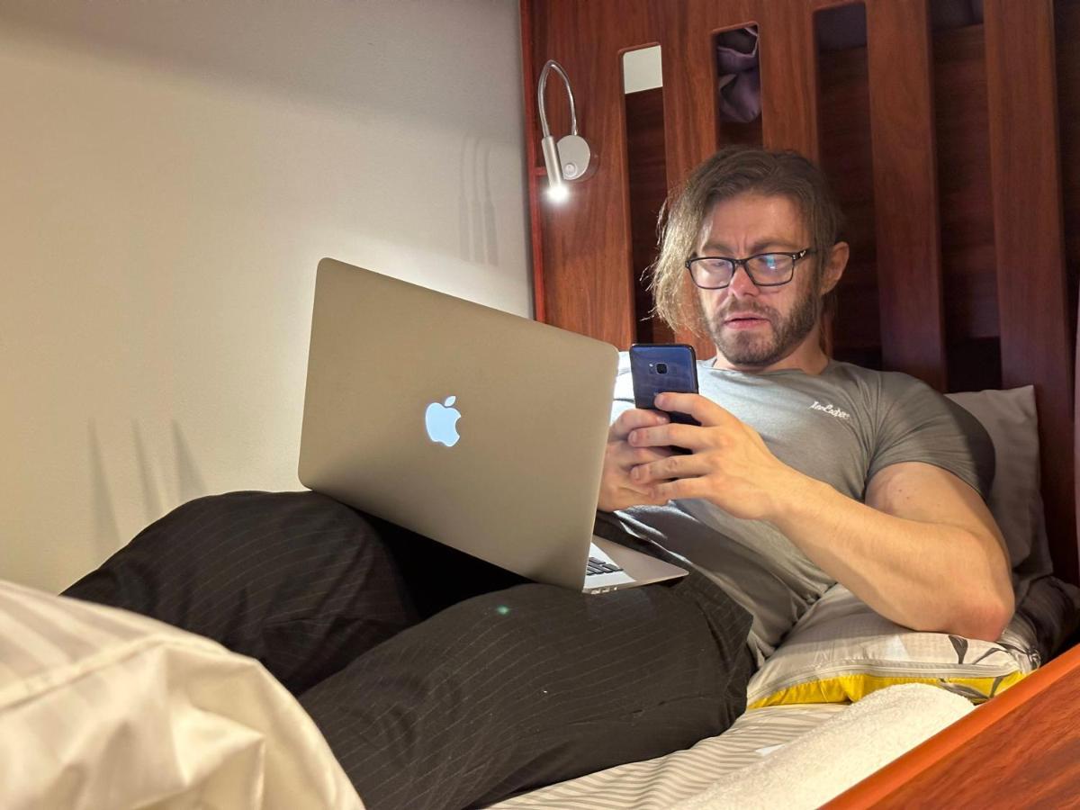 Business Backpackers Jbr Hostel Дубай Екстериор снимка