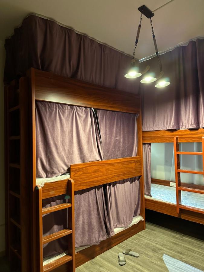 Business Backpackers Jbr Hostel Дубай Екстериор снимка